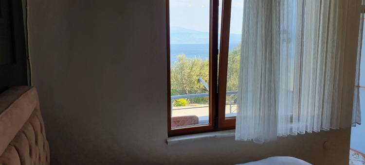 阿索斯纳赞汽车旅馆与海滩餐厅(Assos Nazan Motel Restoran Beach)图片
