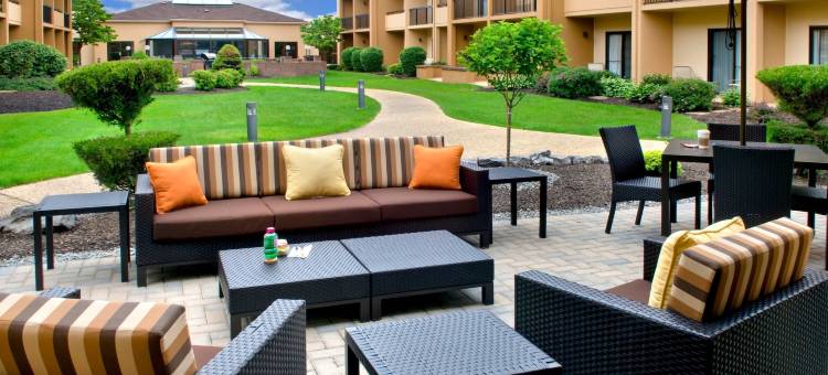 雪城环路万怡酒店(Courtyard Syracuse Carrier Circle)图片