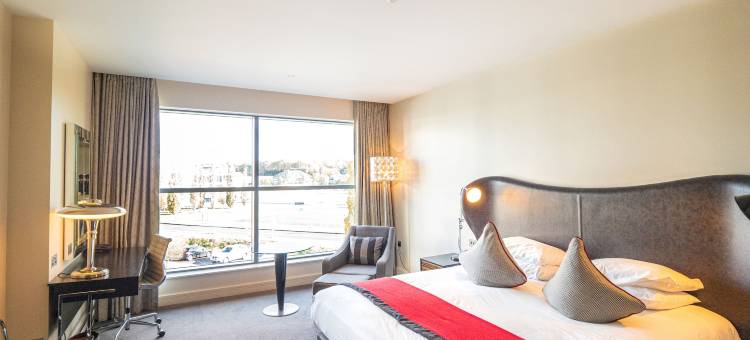 布鲁克兰酒店&SPA(Brooklands Hotel Surrey)图片