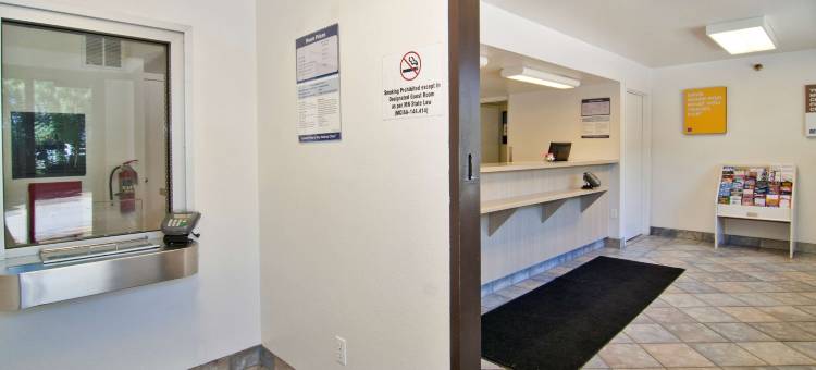 6号汽车旅馆明尼阿波里斯市北 - 罗斯维尔店(Motel 6 Roseville, MN - Minneapolis North)图片