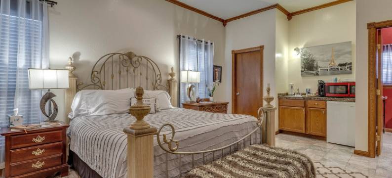 细语松树旅馆民宿(The Whispering Pines Inn Bed & Breakfast)图片