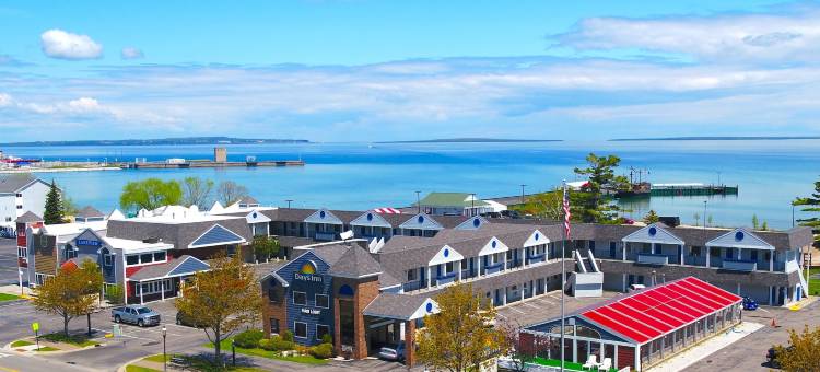 戴斯酒店-麦基诺市-湖景(Days Inn by Wyndham Mackinaw City - Lakeview)图片