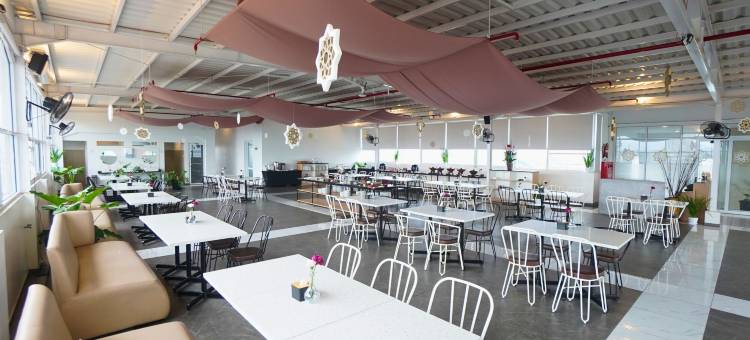 万隆帕西尔科贾Front One酒店(Front One Hotel Pasir Koja Bandung)图片