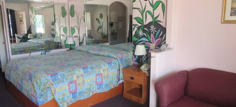 自由旅行者套房汽车旅馆(Travelers Inn and Suites Liberty)图片