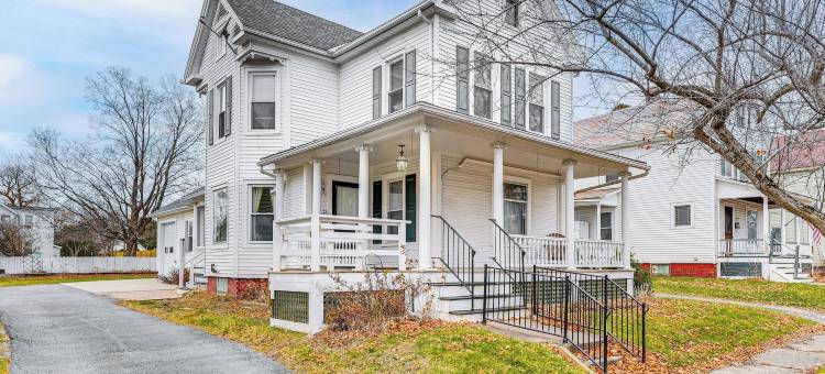 滑雪、徒步和钓鱼：现代化的拉特兰之家(Ski, Hike & Fish: Modern Rutland Home)图片