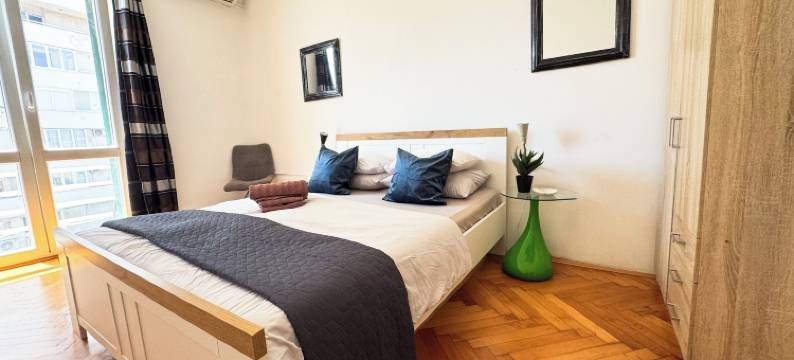 托尔托萨蓝(Tortosa Blue)图片