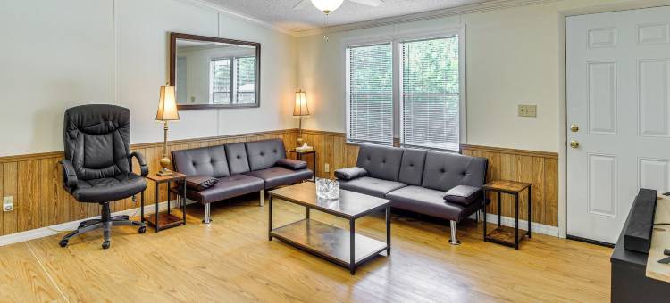 新月城之家配有木炭烧烤架：靠近三个湖泊(Crescent City Home w/ Charcoal Grill: Near 3 Lakes)图片