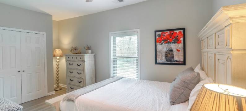 距离伊尼德湖1英里：宁静的波普度假屋(Smart TV and Spacious Yard Peaceful Pope Retreat)图片