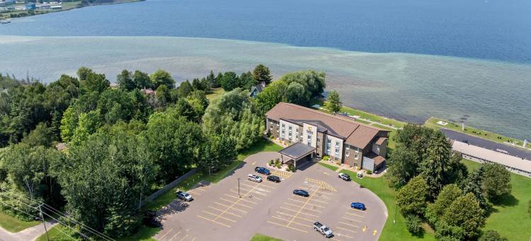 的因特拉克湖前舒适酒店(Comfort Inn & Suites Munising-Lakefront)图片