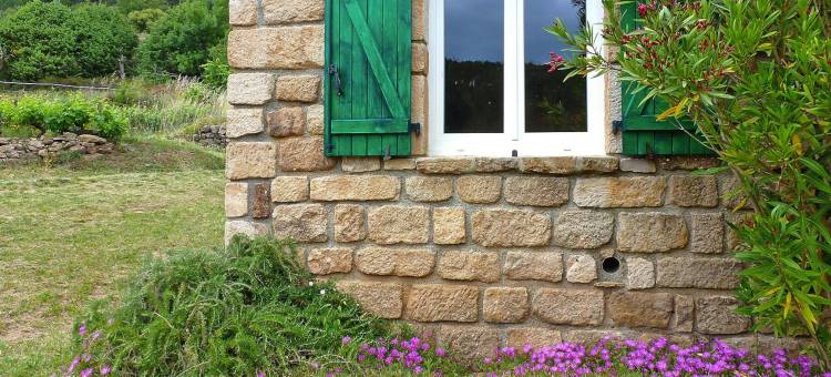 Stone cottage with shared pool, Chambonas图片