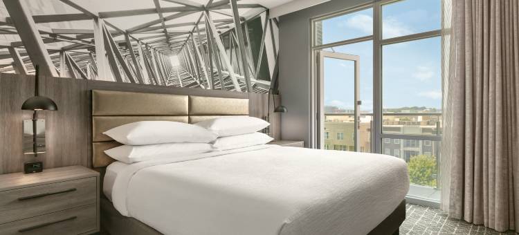 亚特兰大市中心希尔顿大使套房酒店(Embassy Suites by Hilton Atlanta Midtown)图片