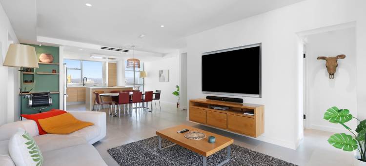 冲浪者天堂民宿，配备度假村风格设施(Surfers Paradise Stay with Resort-Style Amenities)图片