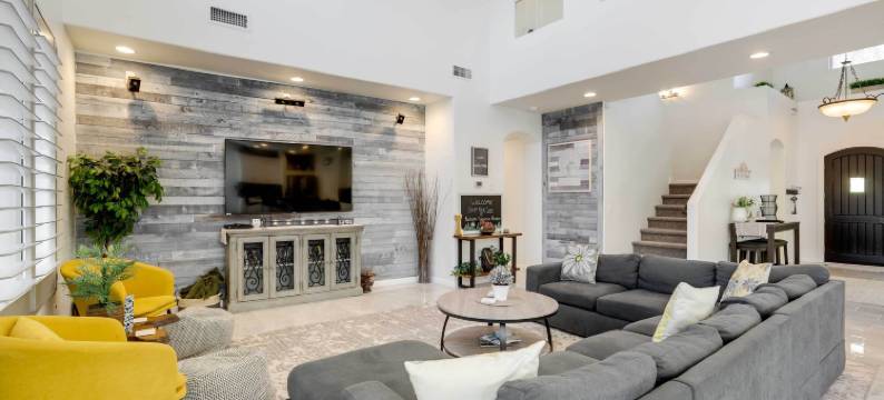 游泳池、火坑和烧烤架：古德伊尔之家！(Modern Gem with Fire Pit 3 Mi to Goodyear Ballpark!)图片