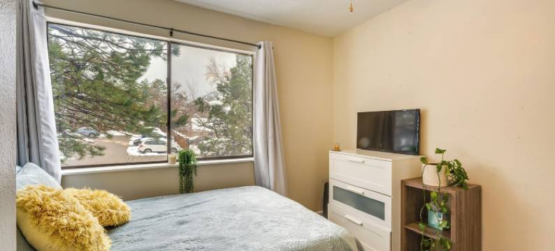 美丽的博尔德联排别墅：步行到CU和珍珠街！(Beautiful Boulder Townhome Walk to CU and Pearl St!)图片