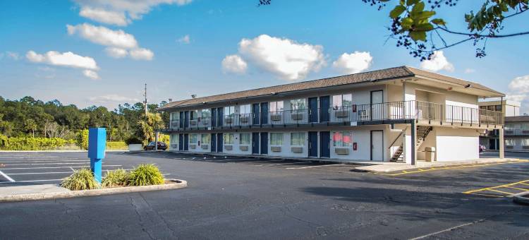 奥兰多6号基西米正门东汽车旅馆(Motel 6 Kissimmee, FL - Orlando)图片