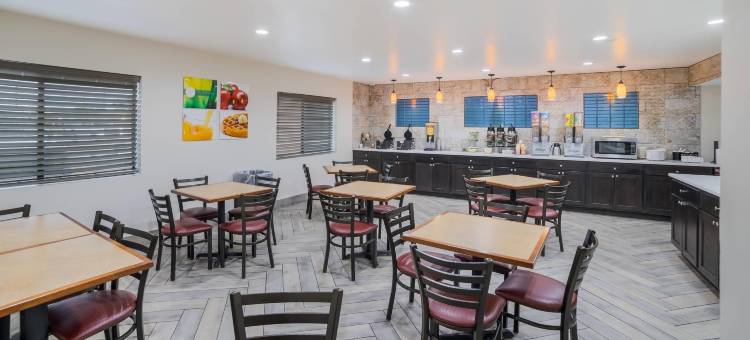 古德伊尔-菲尼克斯西凯艺套房酒店(Quality Inn & Suites Goodyear - Phoenix West)图片