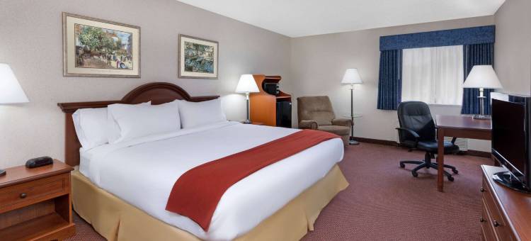 豪厄尔布莱顿温德姆呗盟酒店(Baymont by Wyndham Howell/Brighton)图片