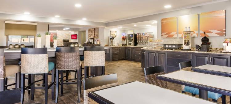 亚拉巴马州阿森斯红屋顶套房酒店(Red Roof Inn & Suites Athens, Al)图片