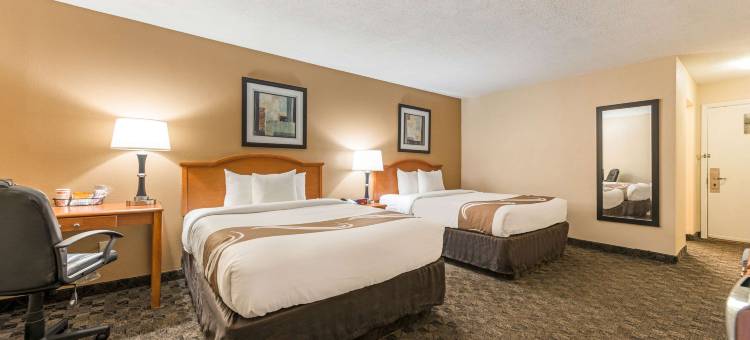 波蒂奇中央区的品质套房酒店(Quality Inn & Suites)图片