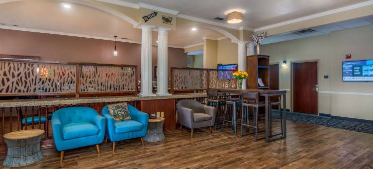 沙姆罗克贝斯特韦斯特优质套房酒店(Best Western Plus Shamrock Inn  Suites)图片