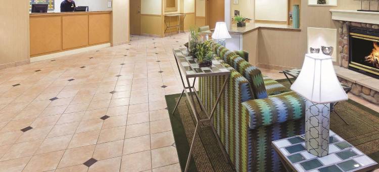 休斯顿西北拉昆塔温德姆套房酒店(La Quinta Inn & Suites by Wyndham Houston NW Brookhollow)图片