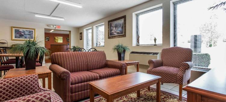 南派恩斯伊克诺套房旅店(Econo Lodge & Suites Southern Pines)图片