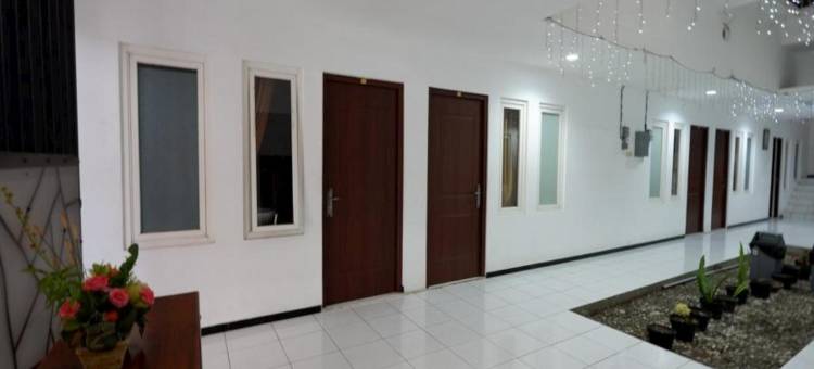 红门酒店-近新邦利马区(RedDoorz Near Plaza Simpang Lima)图片