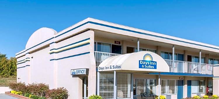 戴顿北戴斯套房酒店(Days Inn & Suites by Wyndham Dayton North)图片