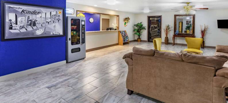 金德库沙塔温德姆速8酒店-近(Super 8 by Wyndham Kinder/Coushatta Near Casino)图片