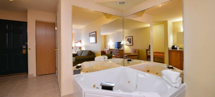 神灵山附近德卢斯套房酒店(Duluth Inn & Suites Near Spirit Mountain)图片