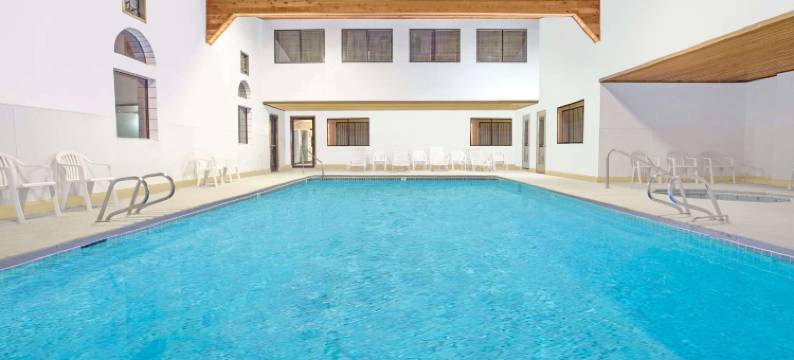 盖洛普红石温德姆戴斯套房酒店(Days Inn & Suites by Wyndham Red Rock-Gallup)图片