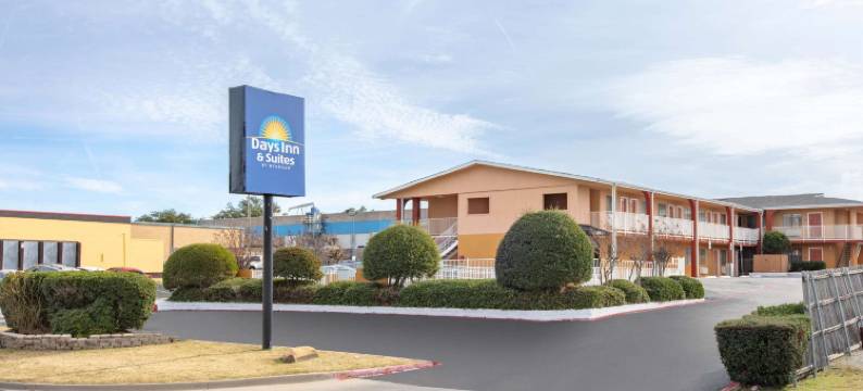 阿林顿六旗附近温德姆戴斯套房酒店(Days Inn & Suites by Wyndham Arlington Near Six Flags)图片