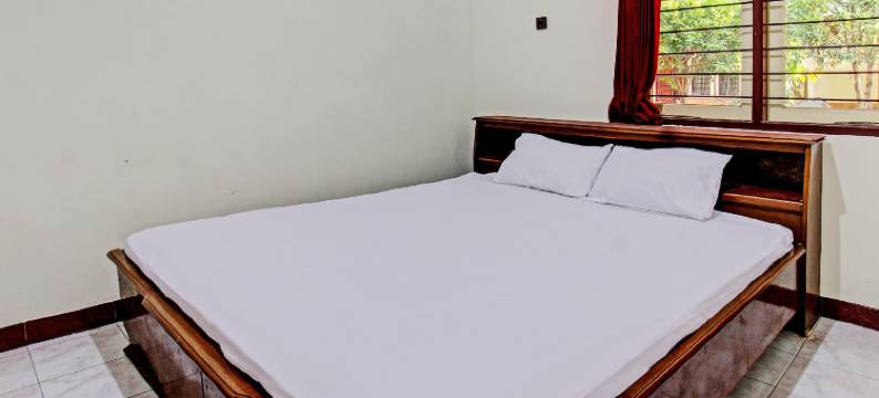 O酒店洛斯门查贝梅拉-近阿尔法玛特宾塔罗(Hotel O Losmen Tjabe Merah Near Alfamart Bintaro)图片