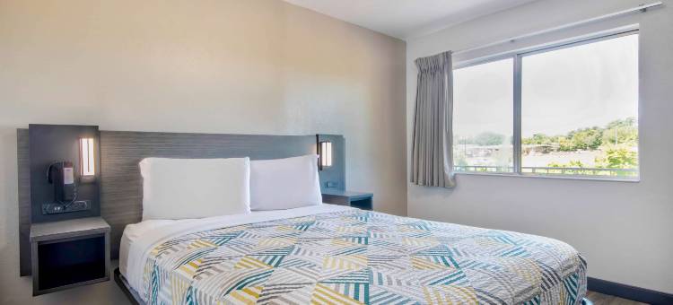 拉塞尔维尔6号汽车旅馆(Motel 6 Russellville, AR)图片