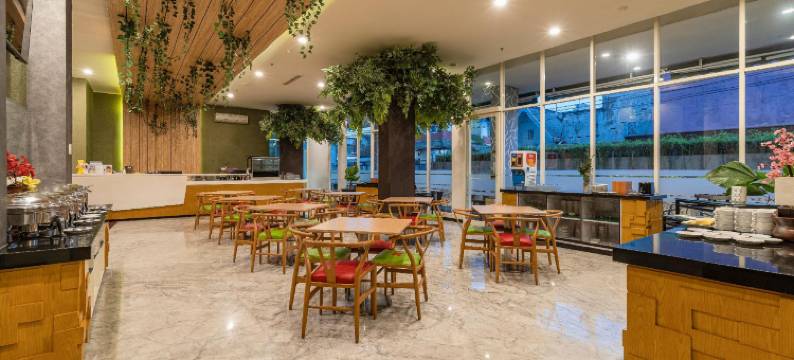 玛琅迈克斯万酒店(Ascent Hotel & Cafe Malang)图片