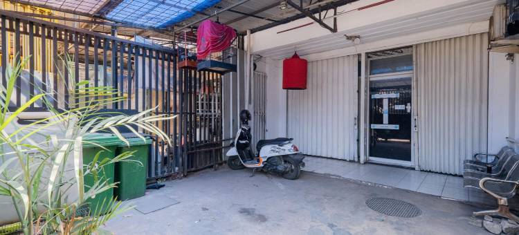 红多兹酒店-近STAN(RedDoorz Near Stan)图片