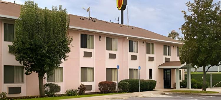 塞尔玛佛雷斯诺区温德姆速 8 酒店(Super 8 by Wyndham Selma/Fresno Area)图片