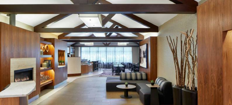 罗彻斯特东/潘菲尔德万怡酒店(Courtyard Rochester East/Penfield)图片