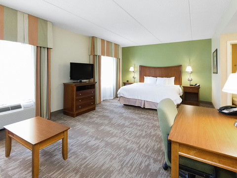 布莱尔斯维尔欢朋套房酒店