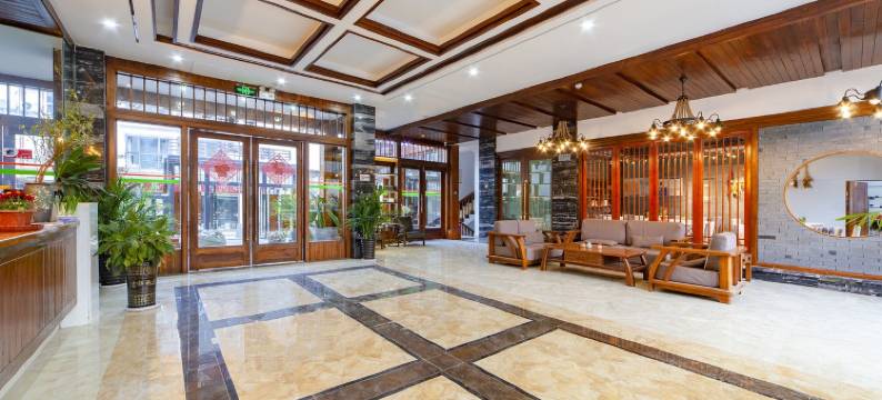 溪岸与山民宿图片