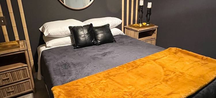 Enjoy Sunsets in a enclosed Jacuzzi in any weather!图片