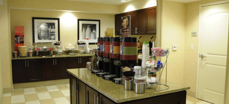 雷丁欢朋套房酒店(Hampton Inn & Suites Redding)图片