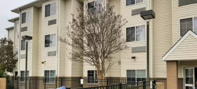 舒适套房酒店(Russell Inn & Suites)图片