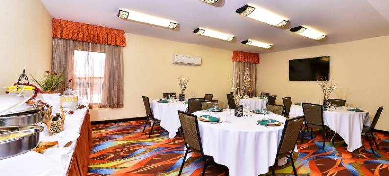 弗雷斯诺机场贝斯特韦斯特优质酒店(Best Western Plus Fresno Airport Hotel)图片