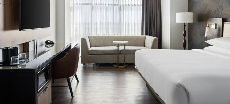 布卢明顿诺尔玛万豪酒店及会议中心(Bloomington-Normal Marriott Hotel & Conference Center)图片