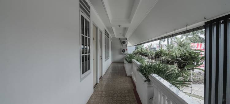 班加尔巴鲁红多兹Plus伊斯兰酒店(RedDoorz Syariah Plus @ Banjarbaru)图片