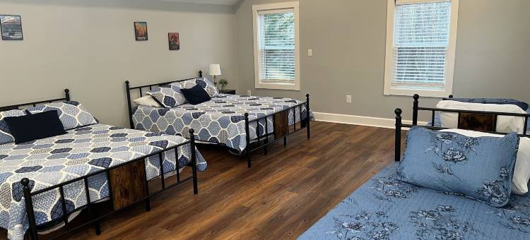 四卧室小屋在狼溪 - 钓鱼，徒步，新河乐趣和霍基周末(4Br Lodge on Wolf Creek - Fishing, Hiking, New River Fun and Hokie Weekends)图片