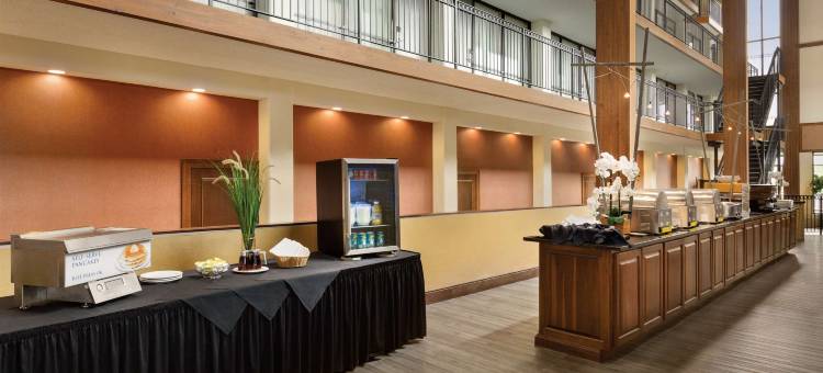 雷内克萨欧弗兰帕克丽笙酒店(Radisson Hotel Lenexa Overland Park)图片