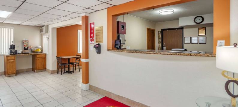 海斯 I-70 伊克诺旅馆(Econo Lodge Hays I-70)图片