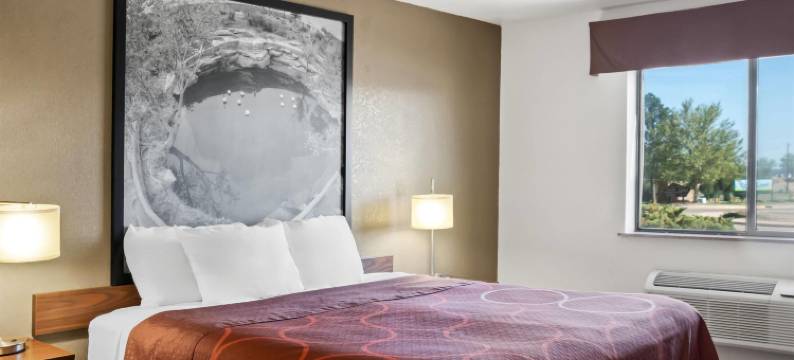 圣罗莎速8酒店(Super 8 by Wyndham Santa Rosa)图片